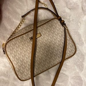 Micheal Kors Medium Logo Crossbody Bag